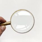 拡大鏡(ルーペ)はどこで売ってる?100均、ドンキなど販売店を詳しく!